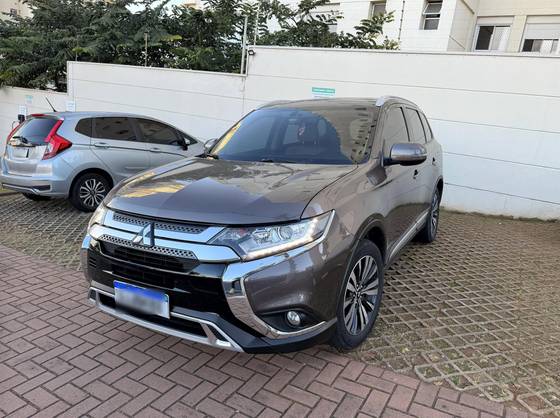 MITSUBISHI OUTLANDER 2.0 MIVEC GASOLINA HPE AUTOMÁTICO